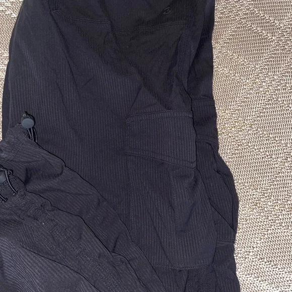 Lululemon dance studio cargo